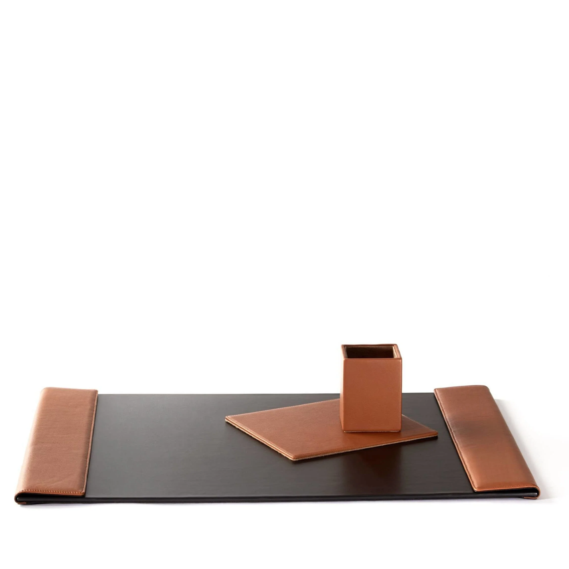 Classic Desk Accessories Set Cognac
